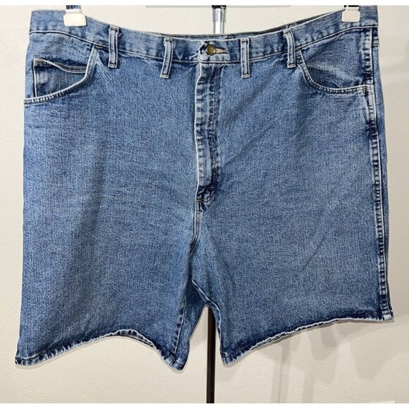 Wrangler Men 44x9 Jean Shorts Classic Five Pocket Medium Wash - Picture 1 of 10